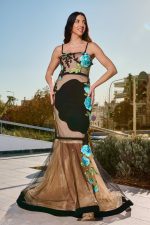 Φόρεμα maxi γοργονέ με ανάγλυφα σχέδια nude - πετρόλ - Image 2