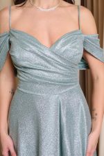 Φόρεμα maxi off shoulder με τρισδιάστατο γκλίτερ μέντα - Image 5