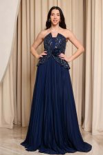 Φόρεμα maxi στράπλες πλισέ με 3D λουλούδι midnight blue