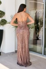 Φόρεμα maxi στράπλες με παγιέτες και χάντρες bronze - Image 5