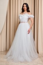 Φόρεμα maxi off shoulder με 3D λουλούδια και τούλι άσπρο - Image 4