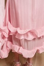 Φόρεμα midi σατινέ με βολάν και κάπα baby pink - Image 7