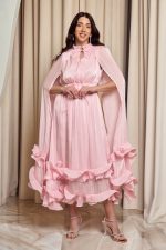 Φόρεμα midi σατινέ με βολάν και κάπα baby pink