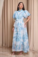 Φόρεμα maxi με γαλάζιο λαχούρ print και στρας άσπρο - Image 4