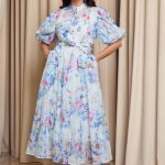 Φόρεμα midi floral με τρισδιάστατα φύλλα άσπρο