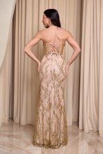 Φόρεμα maxi στράπλες γοργονέ με τρισδιάστατο γκλίτερ χρυσό - Image 5