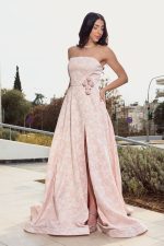 Φόρεμα maxi στράπλες μπροκάρ με ανάγλυφο μοτίβο απαλό ροζ - Image 3