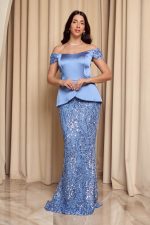 Φόρεμα maxi γοργονέ off shoulder με σατέν μπούστο dusty blue - Image 2