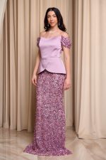 Φόρεμα maxi γοργονέ off shoulder με σατέν μπούστο dusty pink - Image 4