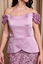 Φόρεμα maxi γοργονέ off shoulder με σατέν μπούστο dusty pink - Image 6