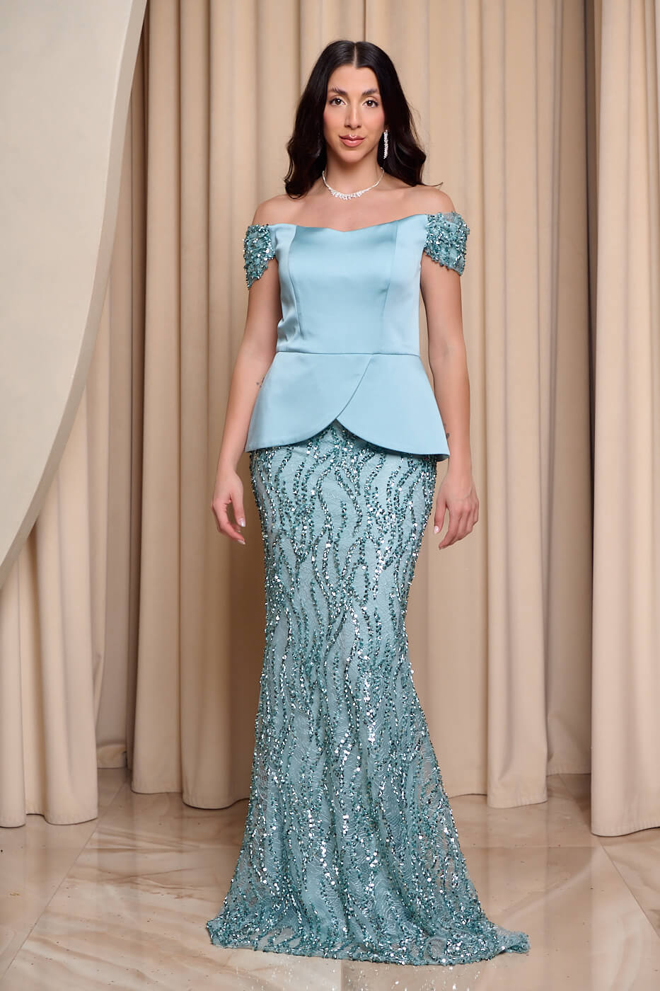 Φόρεμα maxi γοργονέ off shoulder με σατέν μπούστο μέντα