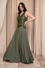 Φόρεμα maxi τύπου πέπλουμ με παγιέτες στο μπούστο olive - Image 3