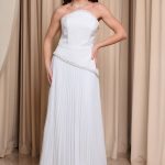 Φόρεμα maxi στράπλες πλισέ με λεπτομέρεια χάντρες άσπρο