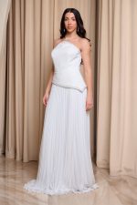 Φόρεμα maxi στράπλες πλισέ με λεπτομέρεια χάντρες άσπρο - Image 3