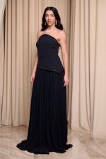 Φόρεμα maxi στράπλες πλισέ με λεπτομέρεια χάντρες μαύρο - Image 3