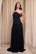 Φόρεμα maxi στράπλες πλισέ με λεπτομέρεια χάντρες μαύρο - Image 4