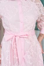 Φόρεμα midi με floral κεντήματα baby pink - Image 6