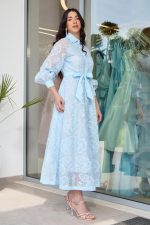 Φόρεμα midi με floral κεντήματα baby blue - Image 4