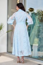 Φόρεμα midi με floral κεντήματα baby blue - Image 5