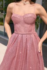 Φόρεμα midi με τρισδιάστατο γκλίτερ και ραμμένη ζώνη ροζ - Image 5