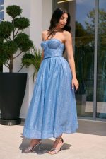 Φόρεμα midi με τρισδιάστατο γκλίτερ και ραμμένη ζώνη γαλάζιο - Image 4