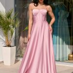 Φόρεμα maxi σατέν στράπλες με σκίσιμο dusty pink