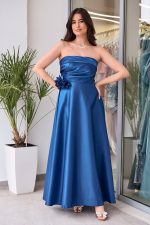 Φόρεμα maxi γυαλιστερός ταφτάς με 3D λουλούδι navy blue