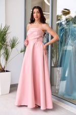 Φόρεμα maxi γυαλιστερός ταφτάς με 3D λουλούδι baby pink - Image 4