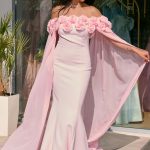 Φόρεμα maxi off shoulder γοργονέ με 3D λουλούδια baby pink