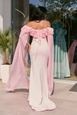 Φόρεμα maxi off shoulder γοργονέ με 3D λουλούδια baby pink - Image 4