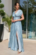 Φόρεμα maxi σατινέ με V ντεκολτέ και πιέτες γαλάζιο - Image 4