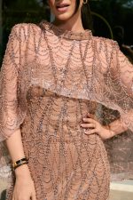 Φόρεμα maxi με χάντρες και αποσπώμενη κάπα bronze - Image 7