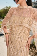 Φόρεμα maxi με χάντρες και αποσπώμενη κάπα χρυσό - Image 7