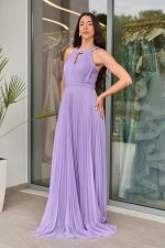 Φόρεμα maxi πλισέ με halter λαιμόκοψη και ραμμένη ζώνη λιλά - Image 3