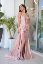 Φόρεμα maxi στράπλες σατεν με στρας baby pink - Image 4