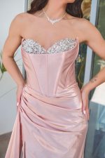 Φόρεμα maxi στράπλες σατεν με στρας baby pink - Image 6