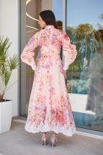 Φόρεμα maxi floral με λεπτομέρεια δαντέλα σομόν - Image 5
