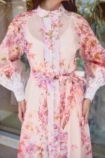 Φόρεμα maxi floral με λεπτομέρεια δαντέλα σομόν - Image 6