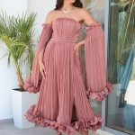 Φόρεμα midi off shoulder με πιέτες και βολάν σάπιο μήλο