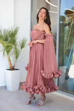 Φόρεμα midi off shoulder με πιέτες και βολάν σάπιο μήλο - Image 3