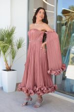 Φόρεμα midi off shoulder με πιέτες και βολάν σάπιο μήλο - Image 4