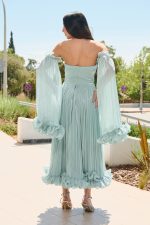 Φόρεμα midi off shoulder με πιέτες και βολάν μέντα - Image 4