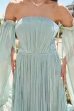 Φόρεμα midi off shoulder με πιέτες και βολάν μέντα - Image 5