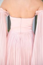 Φόρεμα midi off shoulder με πιέτες και βολάν dusty pink - Image 8