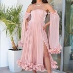 Φόρεμα midi off shoulder με πιέτες και βολάν dusty pink