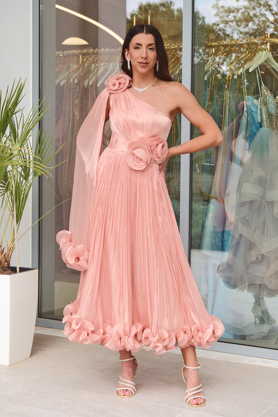 Φόρεμα midi one shoulder με 3D λουλούδια σομόν