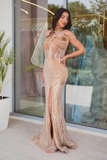 Φόρεμα maxi one shoulder με σχεδιαστική λεπτομέρεια και χάντρες nude - Image 3