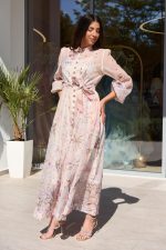 Φόρεμα maxi με floral με κουμπιά κόσμημα και στρας σομόν - Image 3
