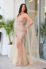 Φόρεμα maxi διακοσμημένο με πέτρες και κάπα nude - Image 3