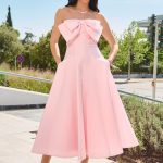 Φόρεμα midi στράπλες με φιόγκο baby pink